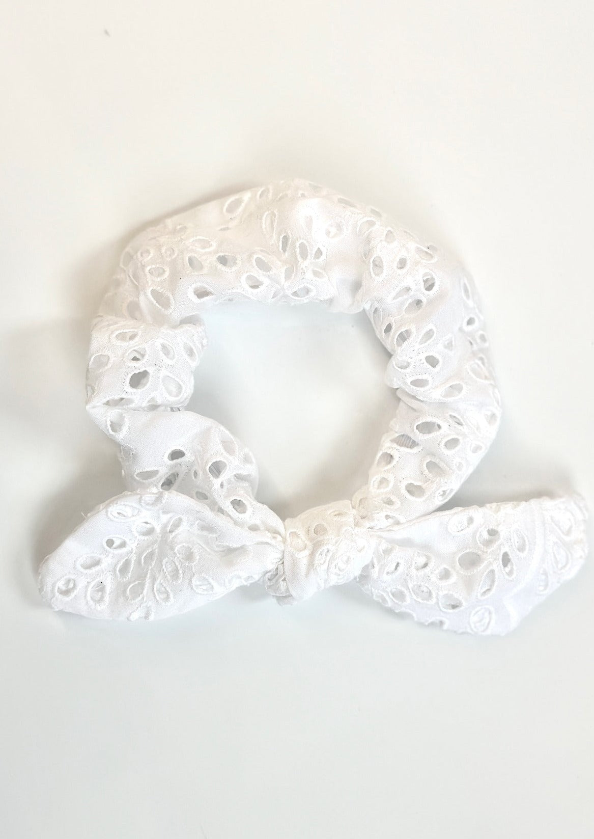 Scrunchie Bow in White Eyelet